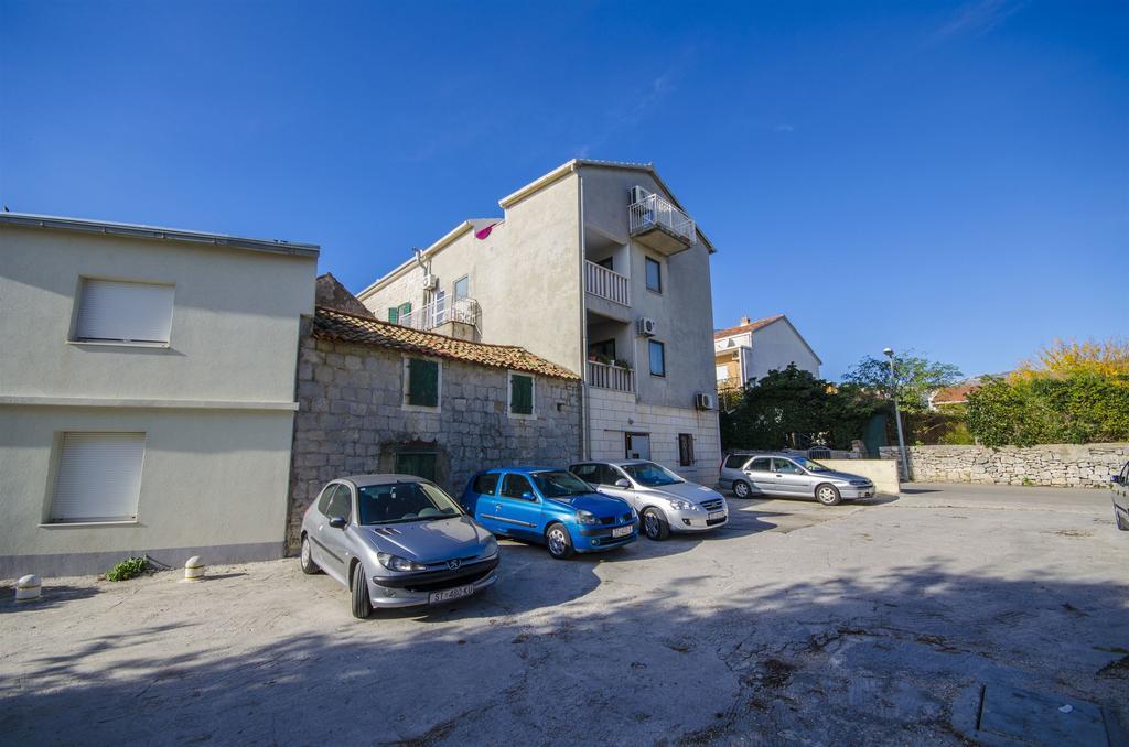Apartments Mijo Kaštela Esterno foto